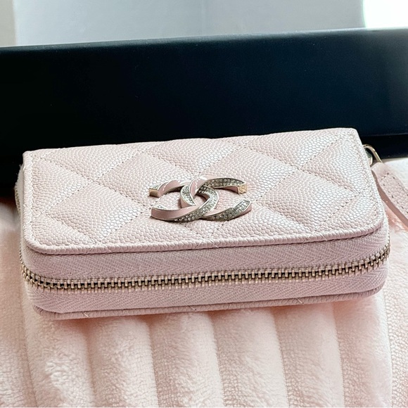 Chanel Pink Quilted Wallet - Picture 3 of 13